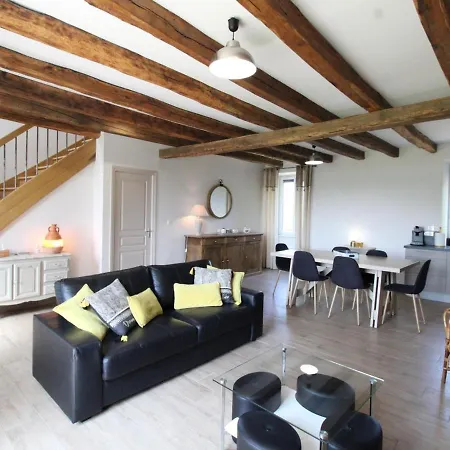 Maison De Charme Renovee Avec Cheminee Et Terrasse, Proche Du Parc Des Volcans, Ideale Pour Randonnees - Fr-1-742-429 Ferienhaus *