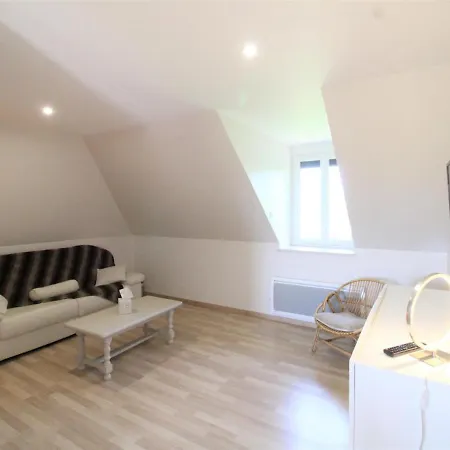 Maison De Charme Renovee Avec Cheminee Et Terrasse, Proche Du Parc Des Volcans, Ideale Pour Randonnees - Fr-1-742-429 Semesterbostad Pléaux