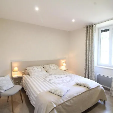 Maison De Charme Renovee Avec Cheminee Et Terrasse, Proche Du Parc Des Volcans, Ideale Pour Randonnees - Fr-1-742-429 Ferienhaus