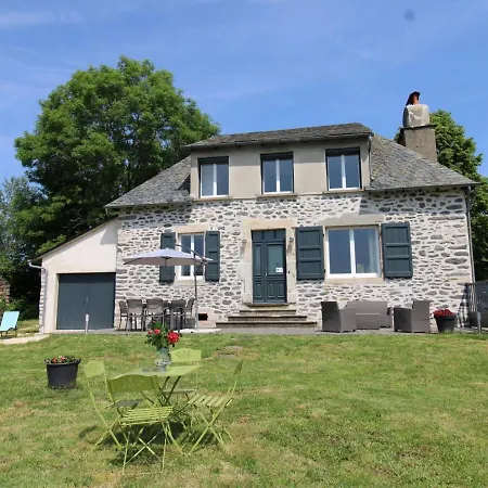 Maison De Charme Renovee Avec Cheminee Et Terrasse, Proche Du Parc Des Volcans, Ideale Pour Randonnees - Fr-1-742-429 Ferienhaus Pléaux