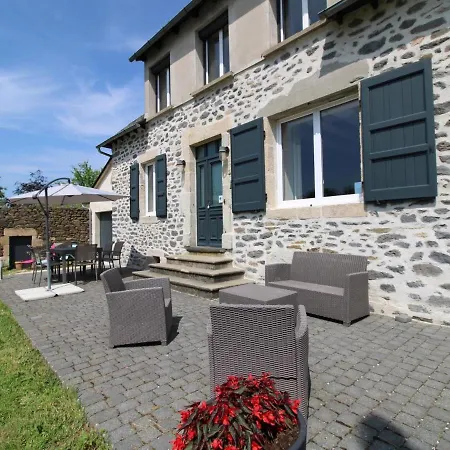 Maison De Charme Renovee Avec Cheminee Et Terrasse, Proche Du Parc Des Volcans, Ideale Pour Randonnees - Fr-1-742-429 Semesterbostad Pléaux